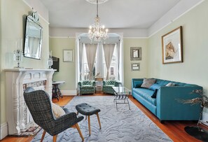 Living area - Stunning 1882 Victorian Home in  Fabulous Hayes Valley (San Francisco)