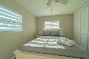 2 slaapkamers, een strijkplank/strijkijzer, gratis wifi, beddengoed