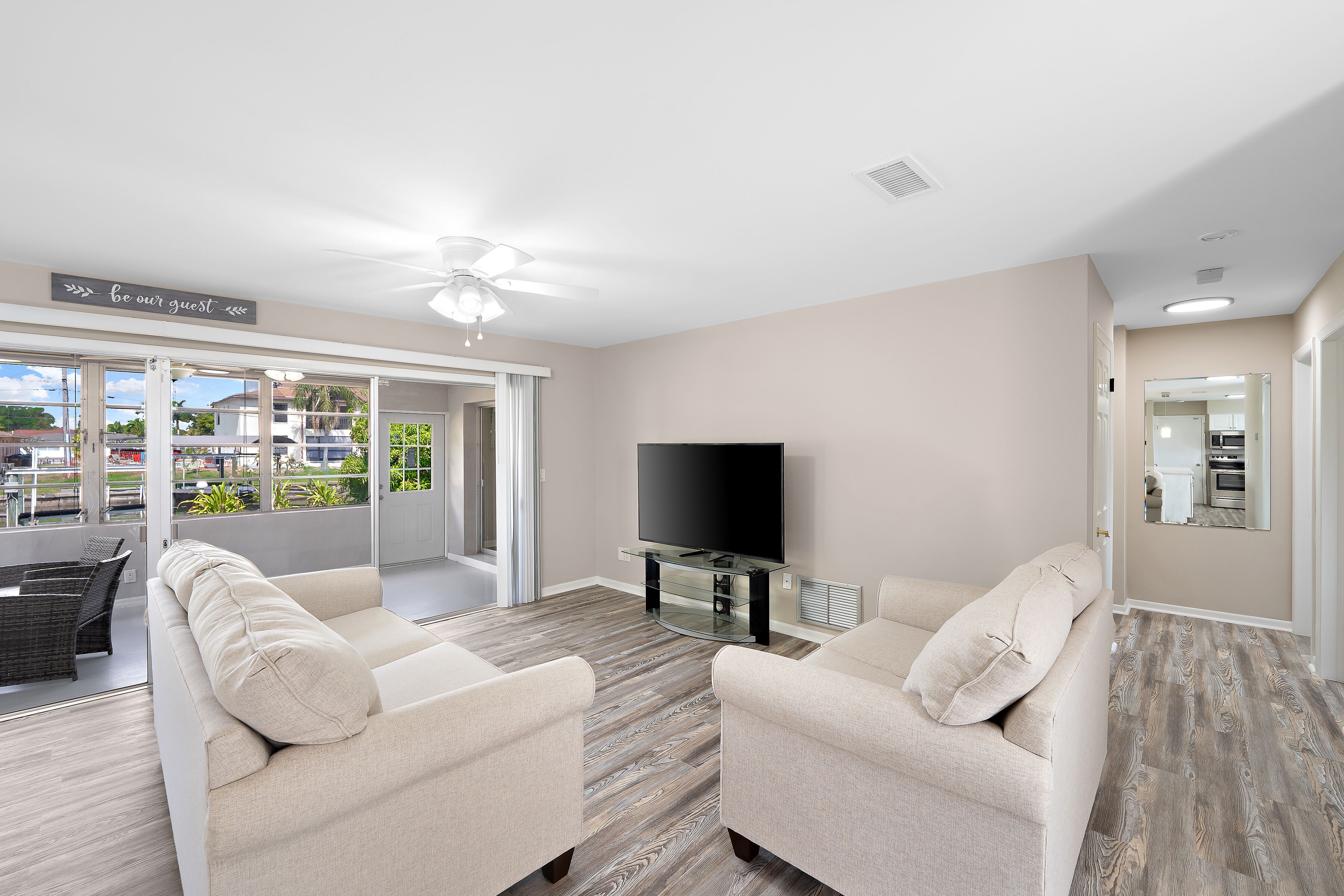 "Charming Cape Coral Home: Gulf Access, Walk To Yacht Club, Beach & Downtown" - Cape Coral, FL