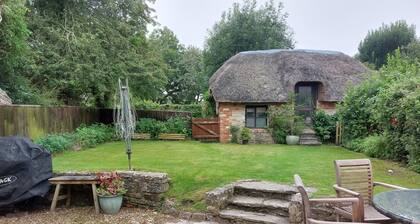 Cozy 3 Bed Thatched Cottage near Durdle Door and Lulworth Cove