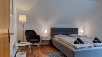 2 bedrooms, iron/ironing board, travel crib, free WiFi