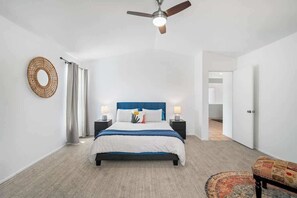 3 Schlafzimmer, Schreibtisch, Bügeleisen/Bügelbrett, WLAN