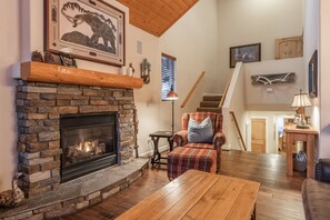 Smart-TV, Kamin, DVD-Player, Stereoanlage