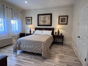 3 Schlafzimmer, Schreibtisch, Bügeleisen/Bügelbrett, Reisekinderbett