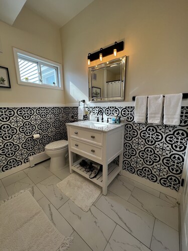 Beautiful 3 Bedroom Apt Home, Jersey City