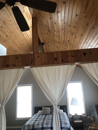 Starved rock area lovey home