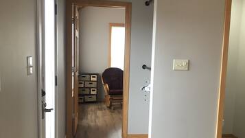 Bruser, hårtørrer, håndklæder, Sæbe