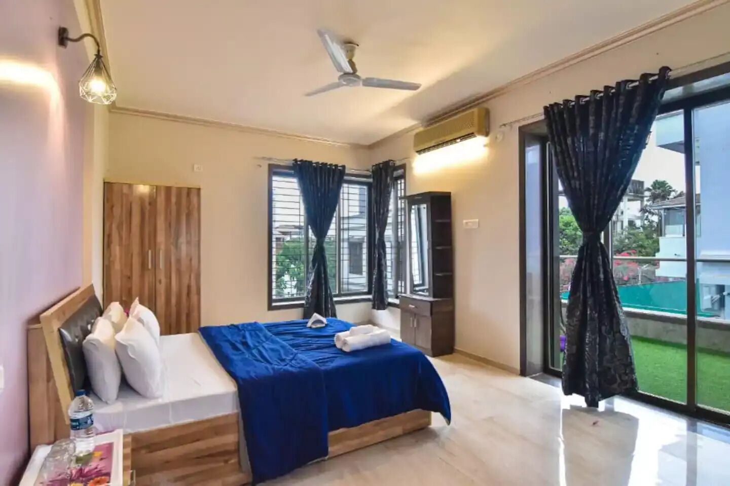 4 bedrooms, WiFi, bed sheets