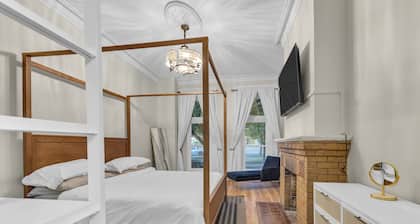 Baltimore Hopkins Hideaway 2- walking distance to Fells Point & the Harbor