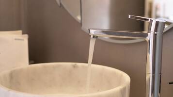 Dusche, Haartrockner, Bidet, Handtücher