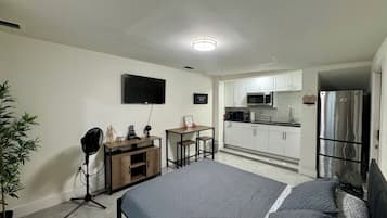 1 bedroom, iron/ironing board, free WiFi, bed sheets