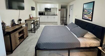 Cozy Studio Apartment in WPB, very close to the airport