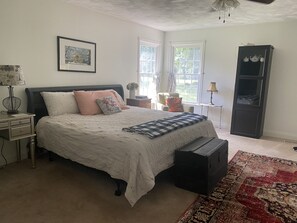 Premium Room | Individually furnished, iron/ironing board, free WiFi - 3547 Pleasant Run Rd (Heltonville)