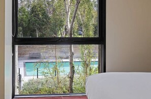 2 bedrooms, free WiFi - Family Getaway - Cowes - Phillip Island VIC - Walk to beach, pool & spa (Cowes)