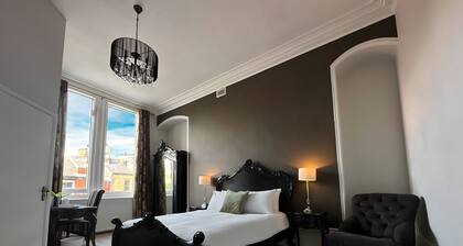 Station Lounge & Rooms