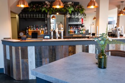 Station Lounge & Rooms