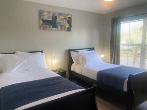 3 bedrooms, iron/ironing board, WiFi, bed sheets