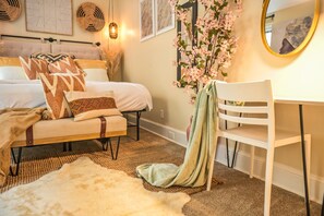 4 bedrooms, desk, iron/ironing board, travel crib