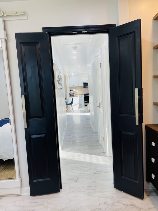 3 bedrooms, desk, iron/ironing board, WiFi