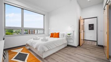 2 bedrooms, desk, iron/ironing board, free WiFi