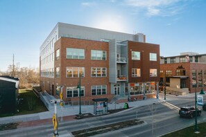 المنشأة من الخارج