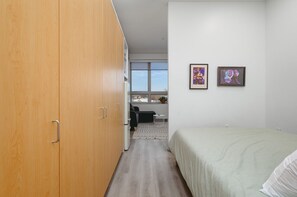 1 bedroom, desk, travel cot, free WiFi