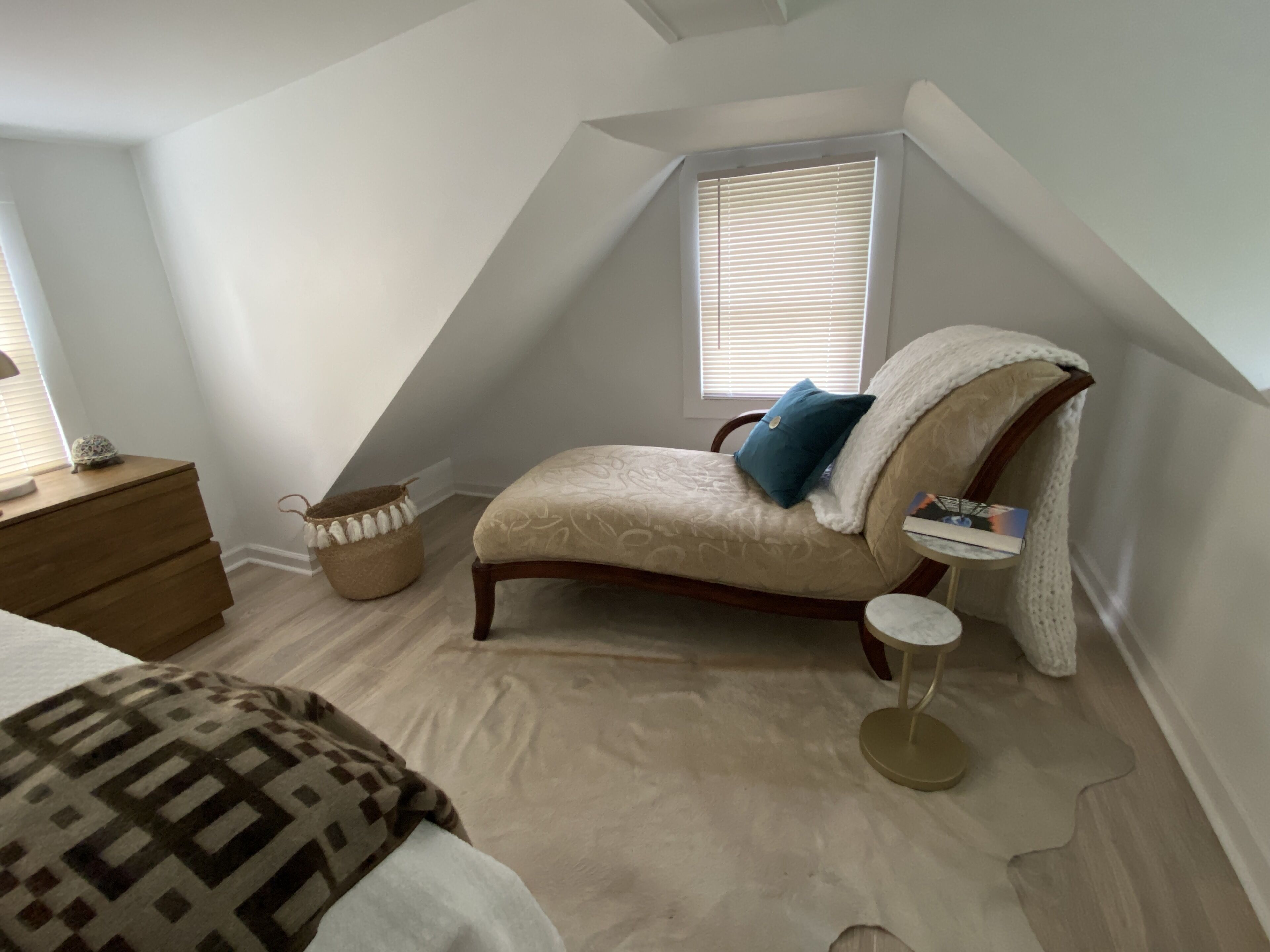 1 chambre, bureau, fer et planche à repasser, Wi-Fi gratuit