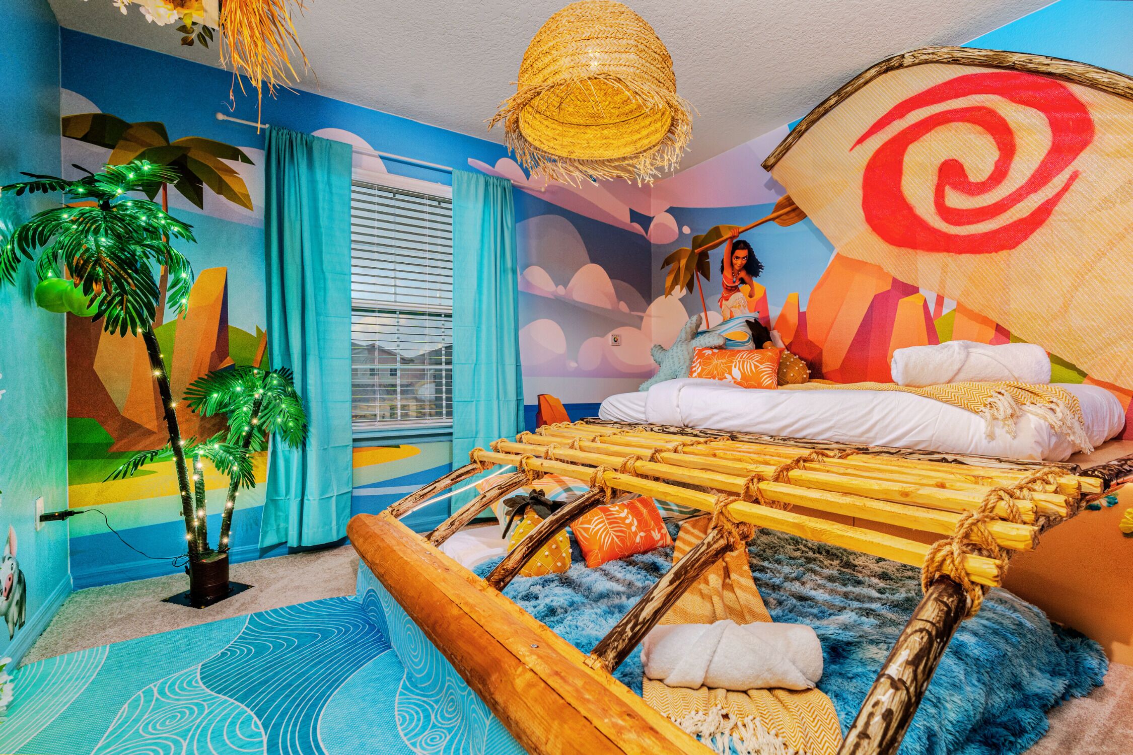 5 soverom, skrivebord, strykejern/-brett og reiseseng for barn