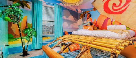 5 bedrooms, desk, iron/ironing board, travel cot