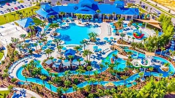 Alberca al aire libre y alberca climatizada