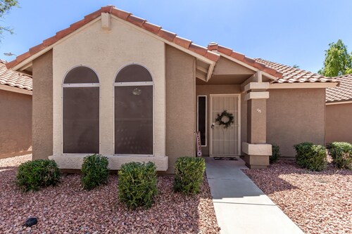2 Bedroom Peoria Cottage, Pets Available 