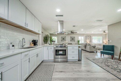 Explore Fresno, Relax in Spacious Retreat