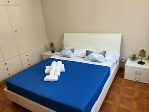 1 多间卧室、熨斗/熨衣板、免费 WiFi、床单
