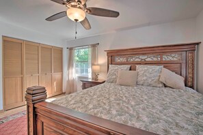 4 chambres, bureau, fer et planche à repasser, lit parapluie