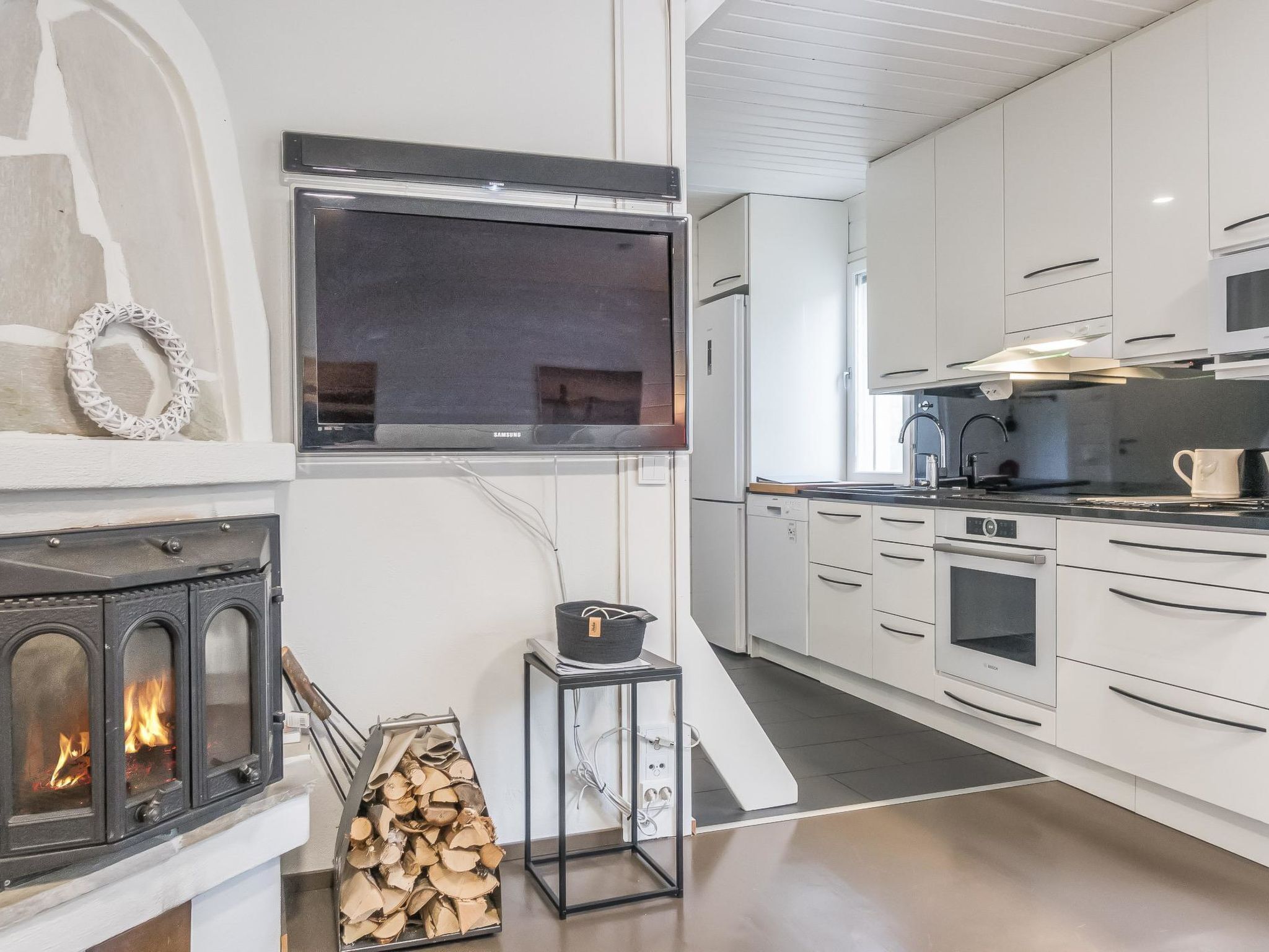 Jääkaappi, mikroaaltouuni, astianpesukone