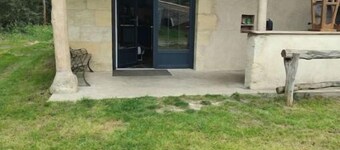 Petit Chalet Studio Dans un Hameau