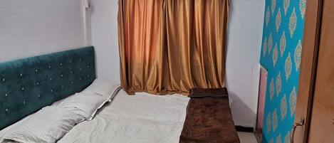 3 chambres, fer et planche à repasser, draps fournis