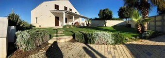 MAESTRALE Villa Elen, a stone's throw from the sea
