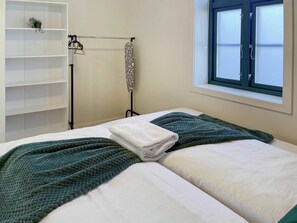 2 soverom, strykejern/-brett, internettilgang og sengetøy