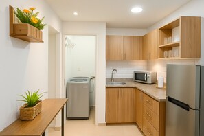 Fridge, microwave, stovetop