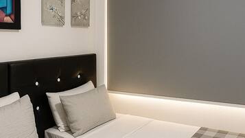 8 bedrooms, iron/ironing board, WiFi