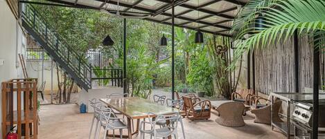 Outdoor dining