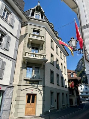 Front of property - Aparthotel Krone - Self Check In (Unterseen)