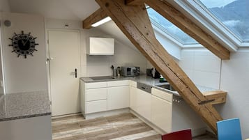 2 Bedroom City Center Apartment Interlaken | 私人廚房 | 咖啡機/沖茶器、電熱水壺