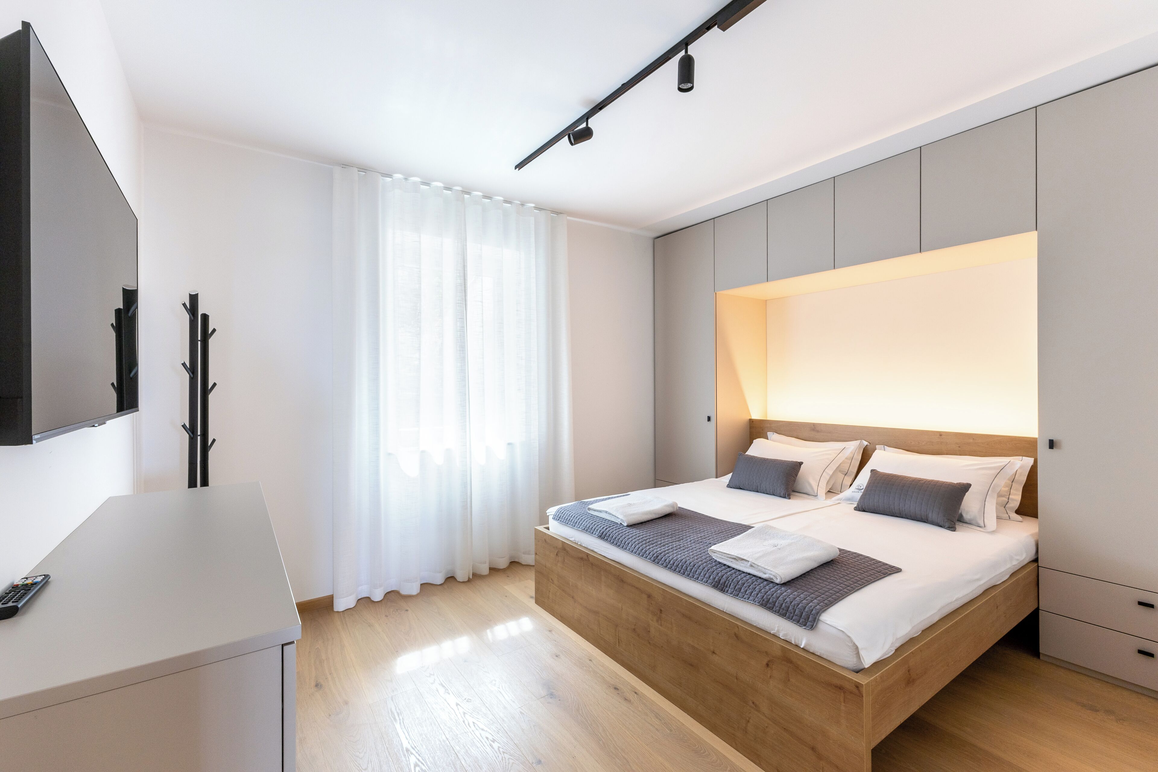Superior Apartment, 2 Bedrooms, Air conditioning, Bay View | 2 bedrooms, premium bedding, iron/ironing board, free WiFi