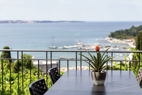 Dolce Vista Apt.