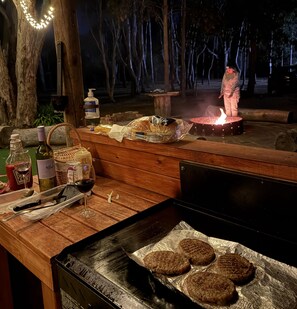 Outdoor dining - 2BR Tiny Family Home @ Grampians Edge by Tiny Away (Dadswells Bridge)