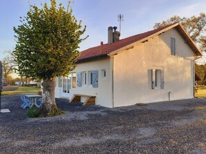 Exterior - Gîte "les Volets Bleus" : Calme et Grands Espaces au Coeur du Pignada Landais (Laluque)