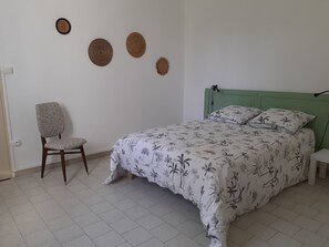 3 chambres, bureau, fer et planche à repasser, Wi-Fi gratuit