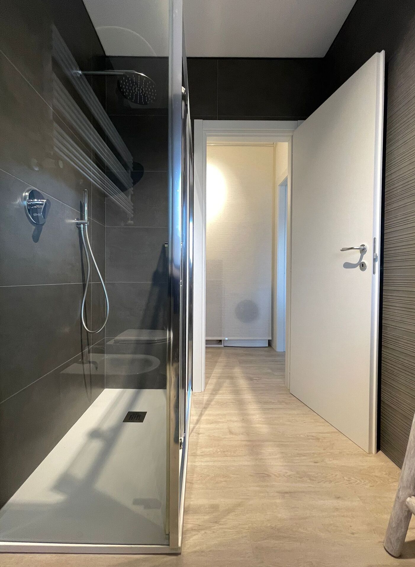 Doccia, set di cortesia gratuito, asciugacapelli, bidet